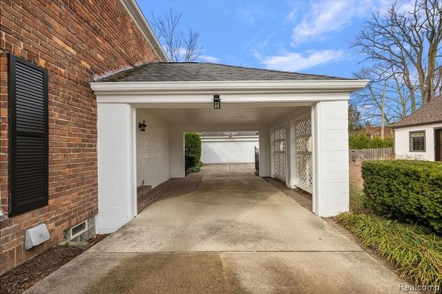 270 Pleasant Street, Birmingham, MI 48009