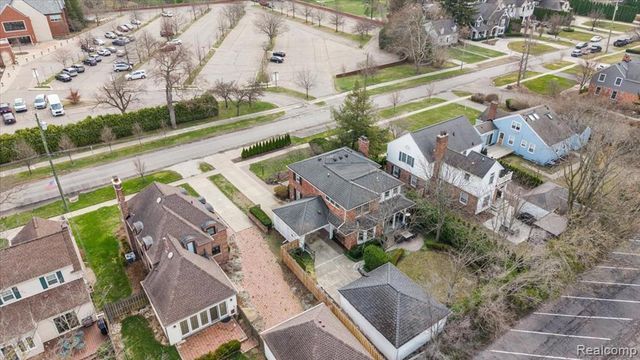 270 Pleasant Street, Birmingham, MI 48009