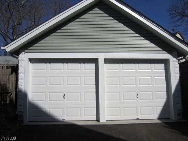 367 Hoover Ave, Bloomfield Twp., NJ 07003
