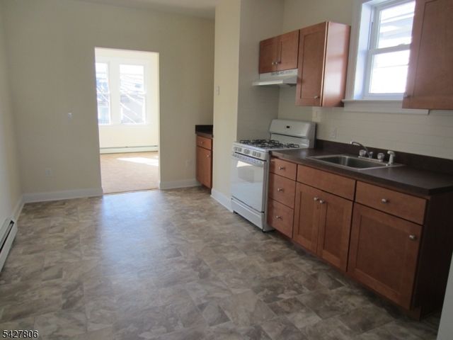367 Hoover Ave, Bloomfield Twp., NJ 07003