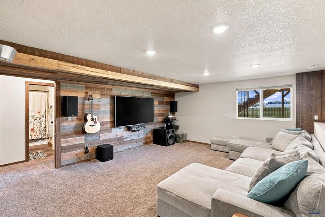1107 DIAMOND RIDGE BOULEVARD, Rapid City, SD 57703