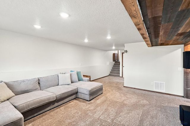 1107 DIAMOND RIDGE BOULEVARD, Rapid City, SD 57703