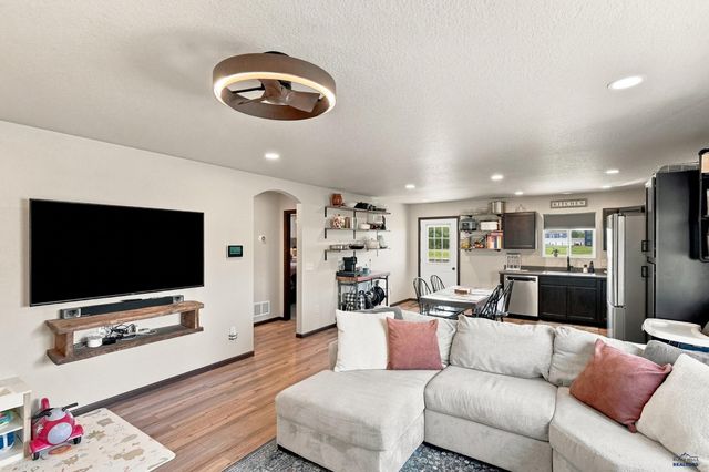 1107 DIAMOND RIDGE BOULEVARD, Rapid City, SD 57703