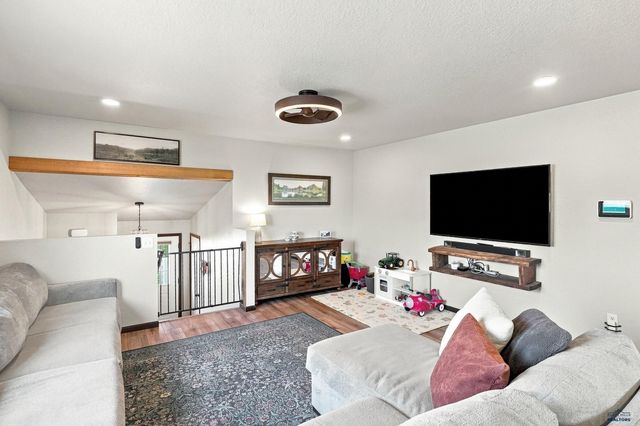 1107 DIAMOND RIDGE BOULEVARD, Rapid City, SD 57703