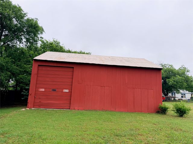 208 Galia Street, Bowie, TX 76230