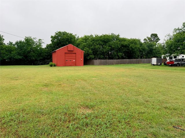 208 Galia Street, Bowie, TX 76230