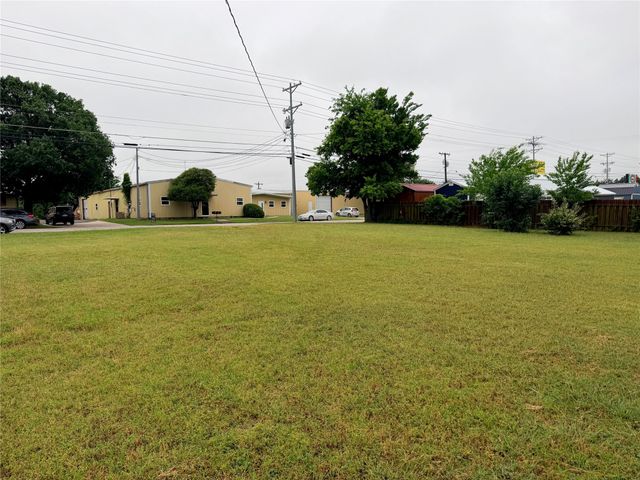 208 Galia Street, Bowie, TX 76230