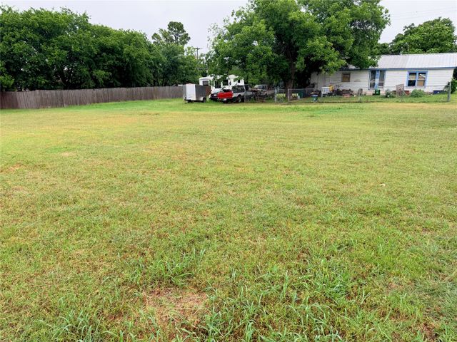 208 Galia Street, Bowie, TX 76230