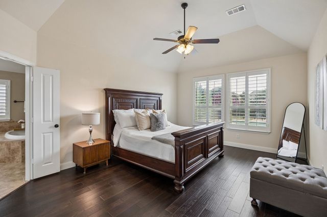 9708 Rexford Drive, Fort Worth, TX 76131