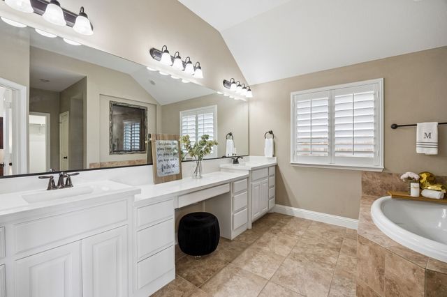 9708 Rexford Drive, Fort Worth, TX 76131