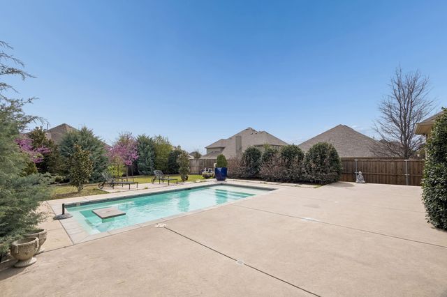 9708 Rexford Drive, Fort Worth, TX 76131