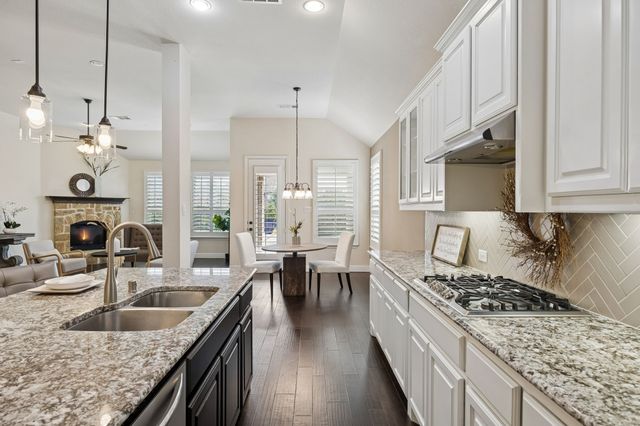 9708 Rexford Drive, Fort Worth, TX 76131