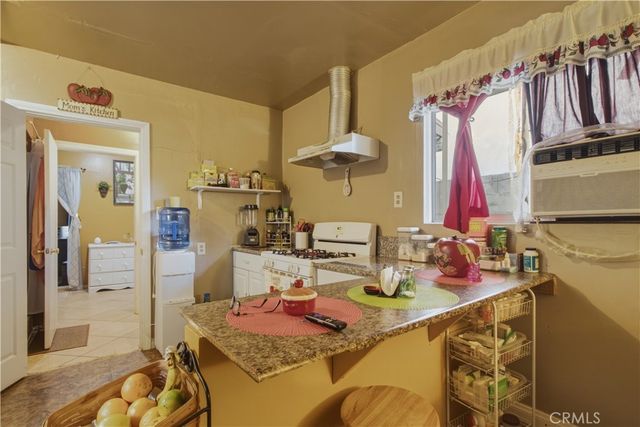 910 W George, Banning, CA 92220