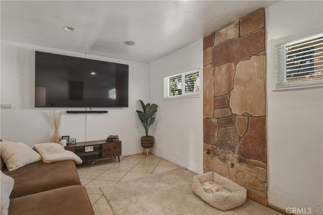 910 W George, Banning, CA 92220