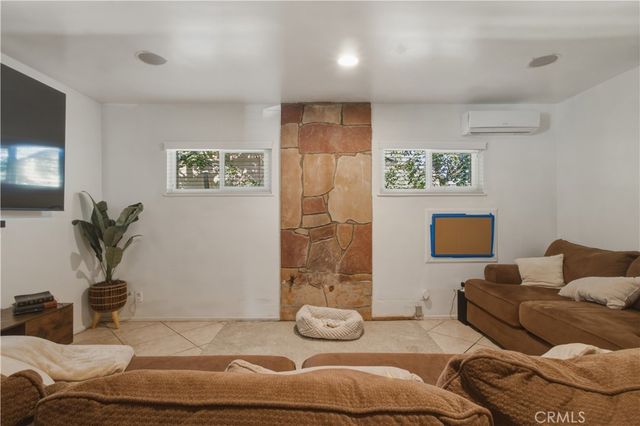 910 W George, Banning, CA 92220