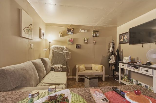 910 W George, Banning, CA 92220