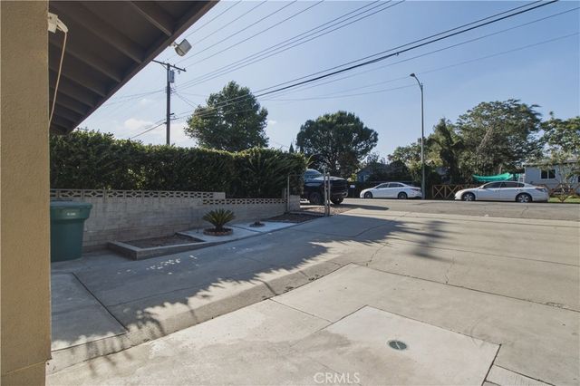 910 W George, Banning, CA 92220