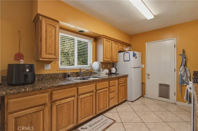 910 W George, Banning, CA 92220