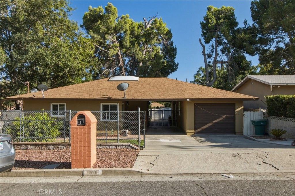 910 W George, Banning, CA 92220