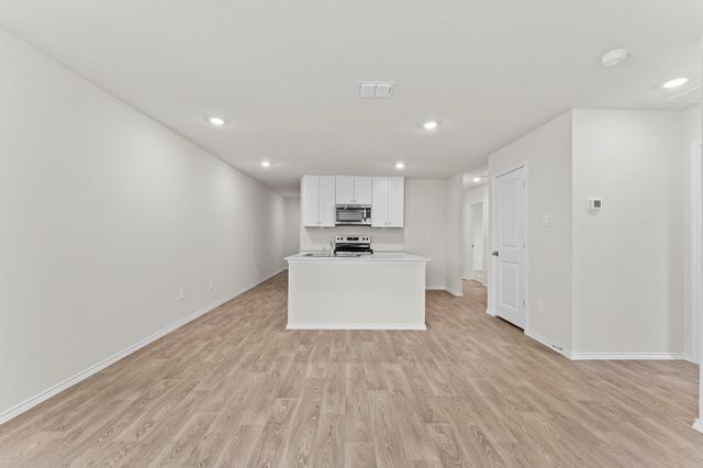 304 Wild Goose DR, Luling, TX 78648