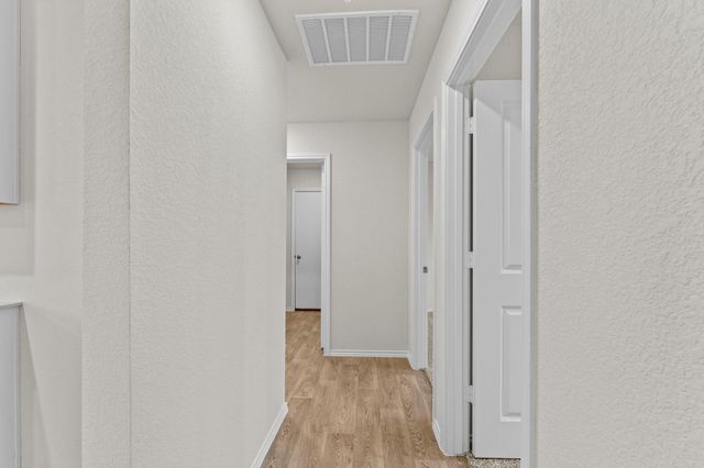 304 Wild Goose DR, Luling, TX 78648