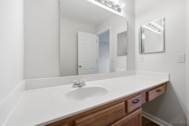 10512 West Road, Harrison, OH 45030