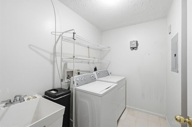 10512 West Road, Harrison, OH 45030