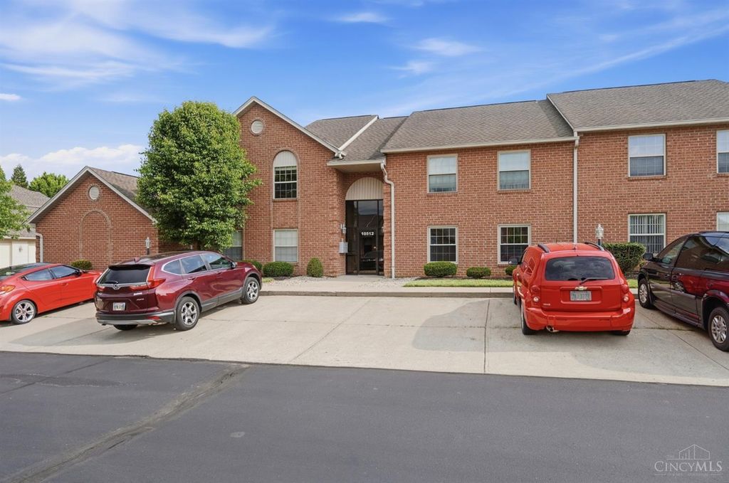 10512 West Road, Harrison, OH 45030