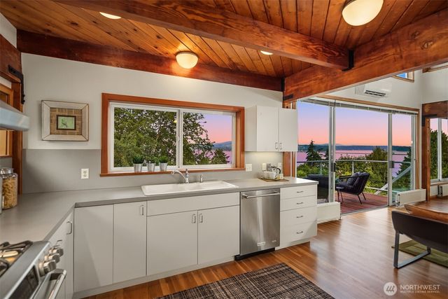 3751 E Columbia Street, Seattle, WA 98122