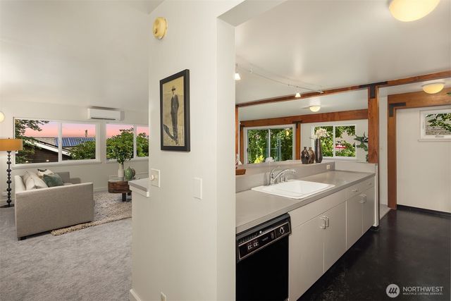 3751 E Columbia Street, Seattle, WA 98122