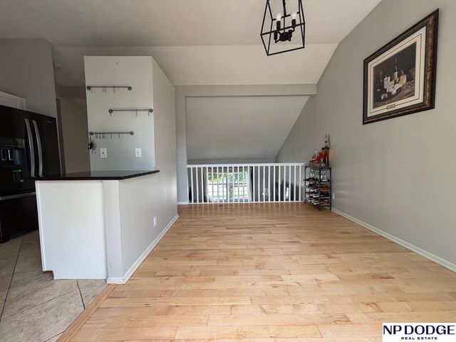 16609 Erskine Street, Omaha, NE 68116