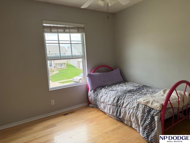16609 Erskine Street, Omaha, NE 68116