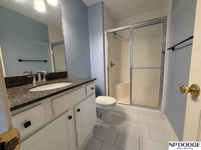 16609 Erskine Street, Omaha, NE 68116