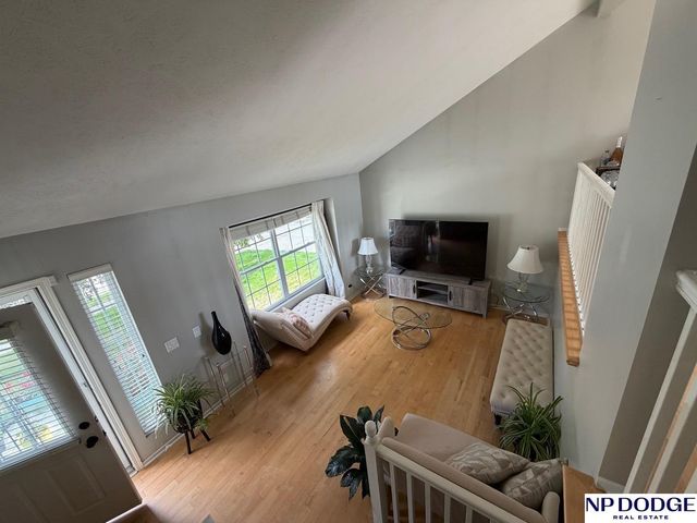 16609 Erskine Street, Omaha, NE 68116