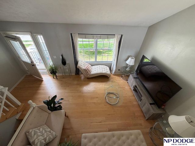 16609 Erskine Street, Omaha, NE 68116