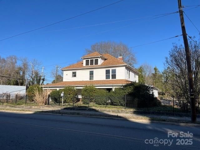 532 North Main Street NW, Lenoir, NC 28645