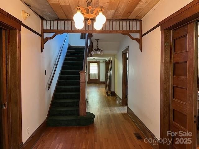 532 North Main Street NW, Lenoir, NC 28645