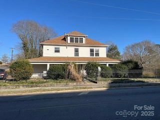 532 North Main Street NW, Lenoir, NC 28645