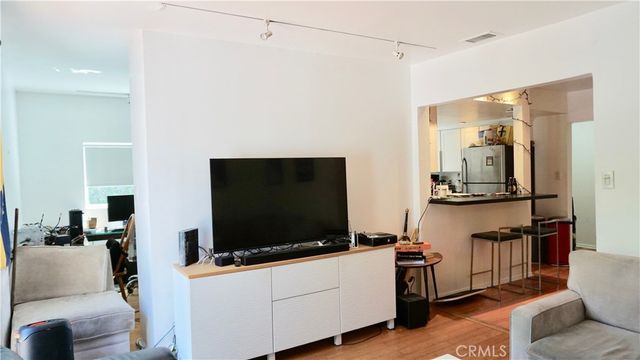 7361 Flight Avenue, Los Angeles, CA 90045