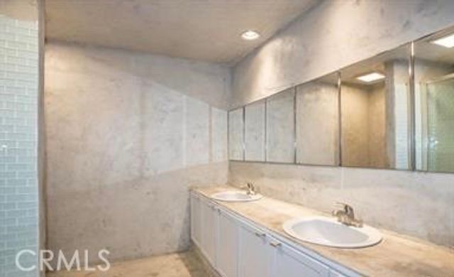 7361 Flight Avenue, Los Angeles, CA 90045