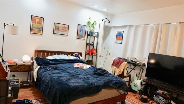 7361 Flight Avenue, Los Angeles, CA 90045