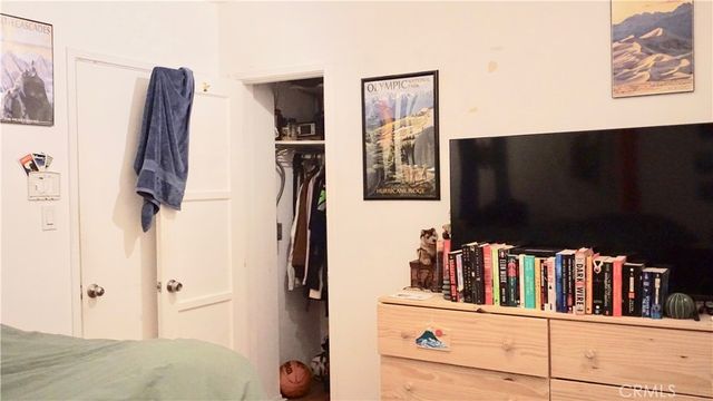 7361 Flight Avenue, Los Angeles, CA 90045