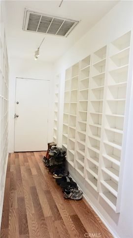 7361 Flight Avenue, Los Angeles, CA 90045