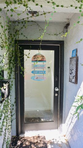 7361 Flight Avenue, Los Angeles, CA 90045