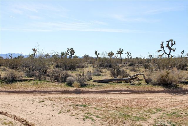 40 AC La Brisa Drive, Yucca Valley, CA 92284