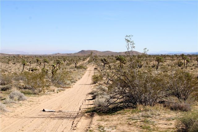40 AC La Brisa Drive, Yucca Valley, CA 92284