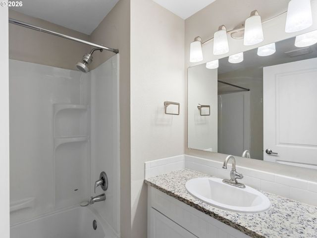 7712 Nw 15TH Ave, Vancouver, WA 98665