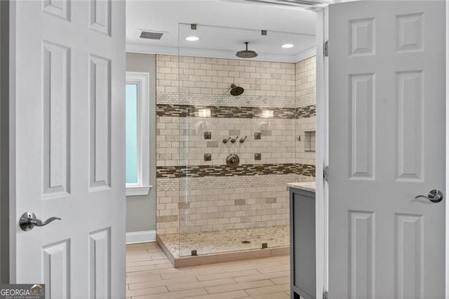 865 Devenish Lane, Roswell, GA 30075