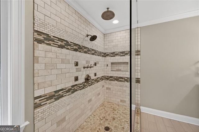 865 Devenish Lane, Roswell, GA 30075