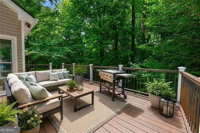 865 Devenish Lane, Roswell, GA 30075